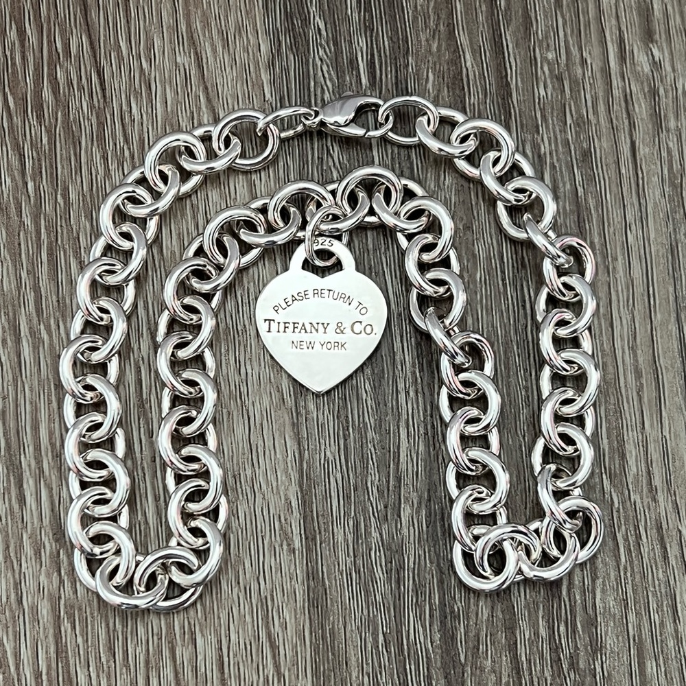 Tiffany‎ & Co. center heart choker necklace